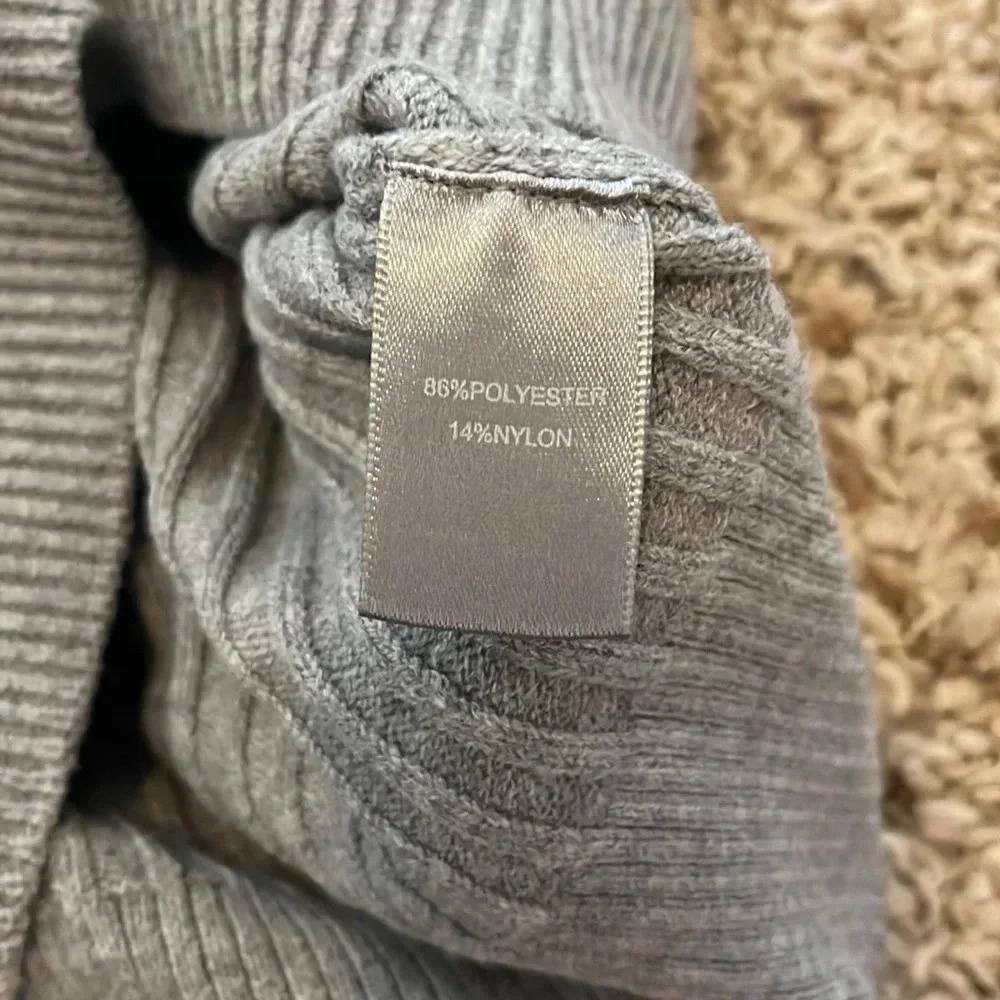 Marled Ribbed Turtleneck Sweater - Picture 4 of 5